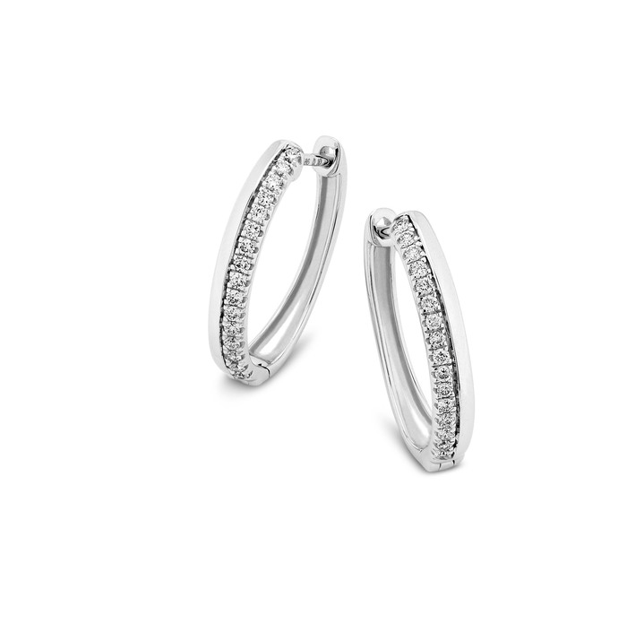 - Edle Ohrringe mit Brillanten, in Farbe