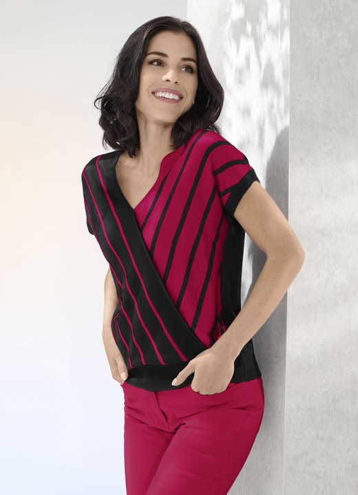 Kurzarm - Pulli in weicher Qualität, in Größe L(44/46) bis XS(32/34), in Farbe SCHWARZ-ROT Ansicht 1