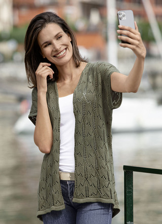 Strickweste mit Ajourmuster