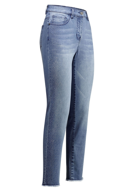 Hosen mit Knopf- und Reißverschluss - Edel-Jeans mit tollen Glitzersteinchen und Fransensaum Hosen mit Knopf- und Reißverschluss - Edel-Jeans mit tollen Glitzersteinchen und Fransensaum, in Größe 017 bis 050, in Farbe HELLBLAU