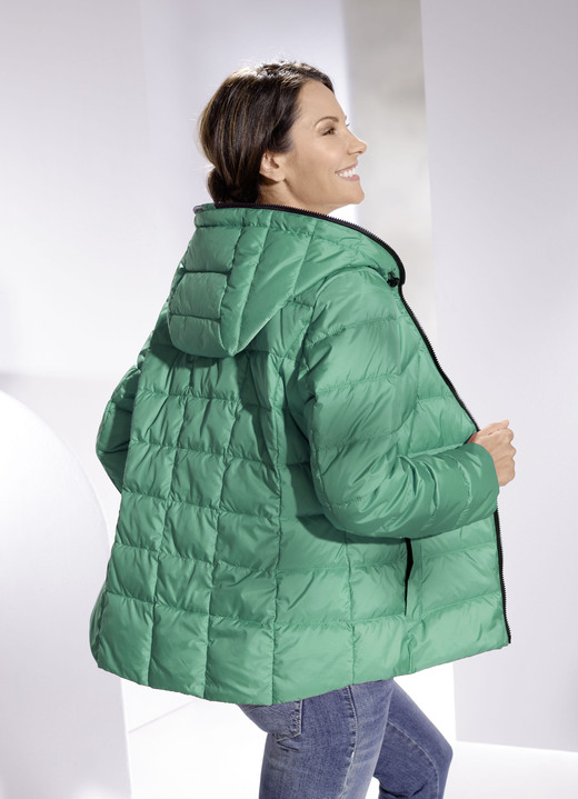 - Jacke in 2 Farben, in Größe 034 bis 052, in Farbe GRÜN