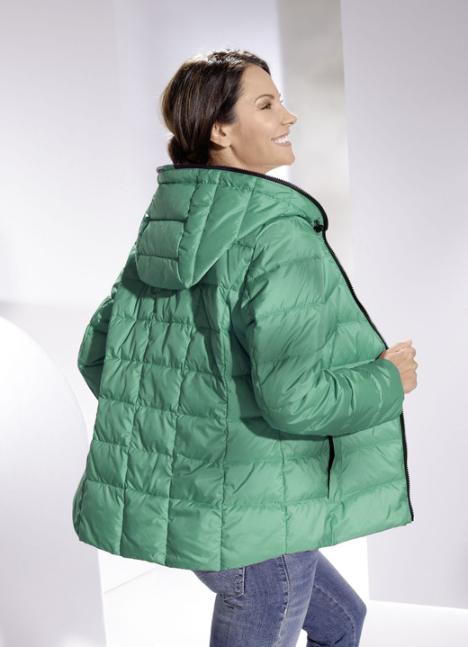 Kurz - Jacke in 2 Farben, in Größe 034 bis 052, in Farbe GRÜN Ansicht 1