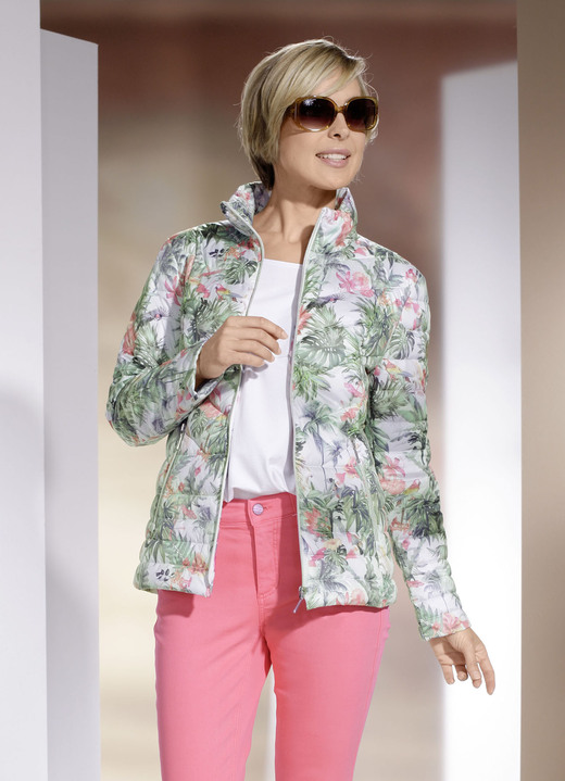 - Jacke mit dekorativem Dschungeldessin, in Größe 036 bis 054, in Farbe NATURWEISS-BUNT Ansicht 1