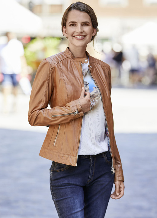 - Lederkurzjacke mit einer Innentasche, in Größe 036 bis 048, in Farbe COGNAC