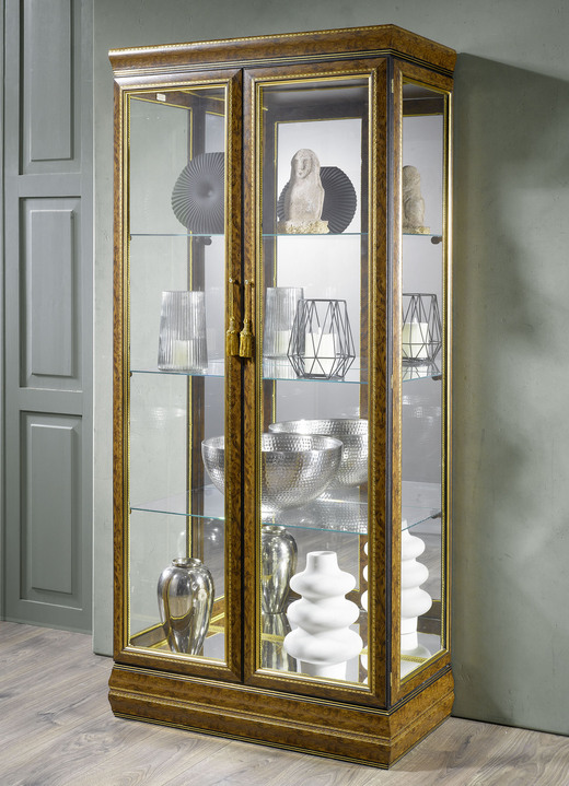 Vitrinen - Stilvolle Vitrine aus massivem Holz , in Farbe NUSSBAUM-GOLD Ansicht 1