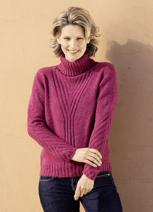 Basics - Pullover in sehr kuschliger Flauschqualität, in Größe 036 bis 052, in Farbe BEERE Ansicht 1