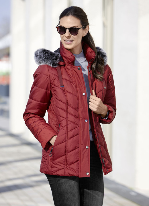 Winterjacken - Jacke mit abnehmbarem Kunstpelz-Besatz Winterjacken - Jacke mit abnehmbarem Kunstpelz-Besatz, in Größe 036 bis 054, in Farbe GRANATROT