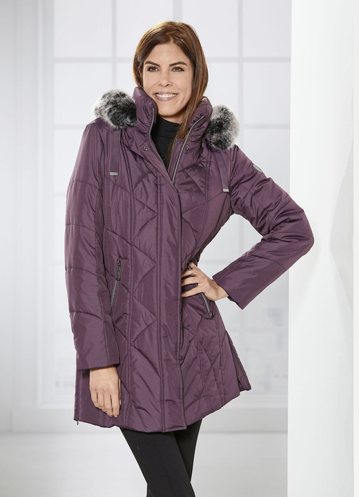 Winterjacken - Longjacke mit gefälteltem Stehkragen Winterjacken - Longjacke mit gefälteltem Stehkragen, in Größe 019 bis 054, in Farbe AUBERGINE