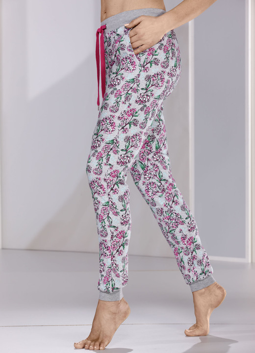 - Schlaf- und Freizeithose, lang mit Taschen und bedruckt, in Größe 034 bis 054, in Farbe GRAU MELIERT-ROSA-BUNT