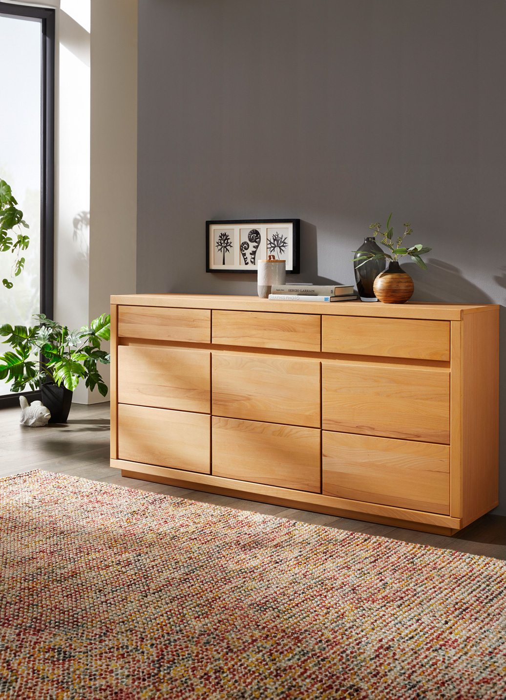 - Möbelserie mit Massivholz-Fronten, in Farbe WILDEICHE, in Ausführung Wandboard
