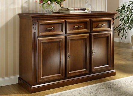 Sideboard, 3-türig mit Echtholzfurnier und Verzierungen