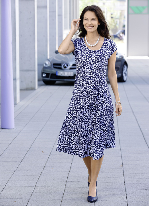 Kleider - Kleid mit raffinierter Knotenoptik Kleider - Kleid mit raffinierter Knotenoptik, in Größe 036 bis 054, in Farbe ECRU-NACHTBLAU-GRAU