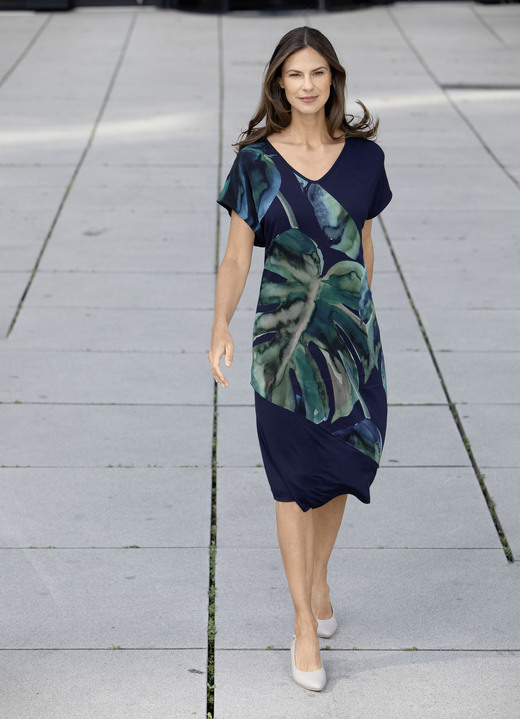 Sommerkleider - Kleid mit Chiffon-Besatz Sommerkleider - Kleid mit Chiffon-Besatz, in Größe 036 bis 052, in Farbe MARINE-GRÜN-BUNT