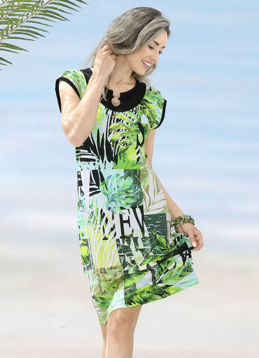 Strandkleider - Kleid mit farbbrillantem Druckdessin und überschnittenen Ärmeln, in Größe 036 bis 054, in Farbe GRÜN-BUNT