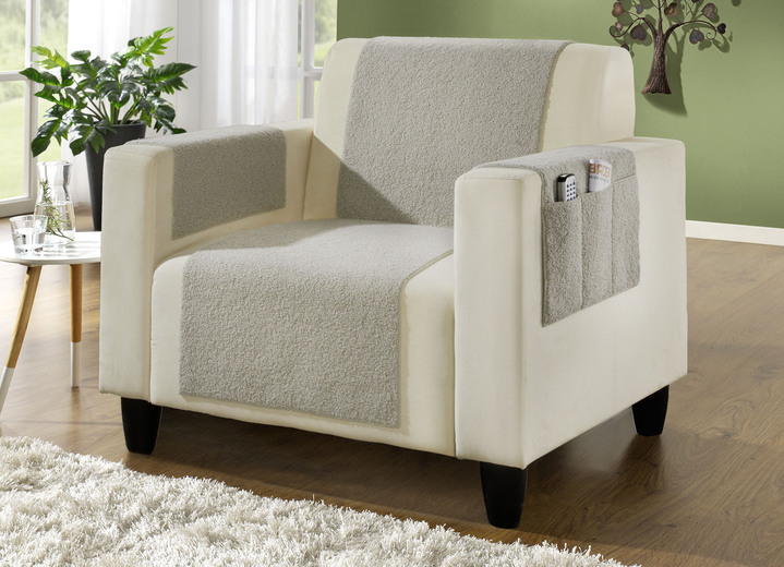 Sessel- & Sofaüberwürfe - Flauschig und wärmend: Rutschfeste Wohnaccessoires, in Größe 101 (Sesselschoner, 50x140 cm) bis 915 (Stuhlkissen 40x40x3 cm), in Farbe STEIN Ansicht 1