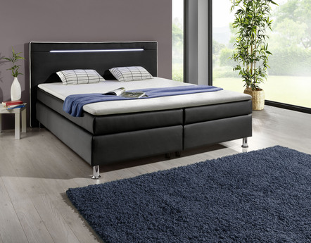 Boxspringbett mit LED-Beleuchtung