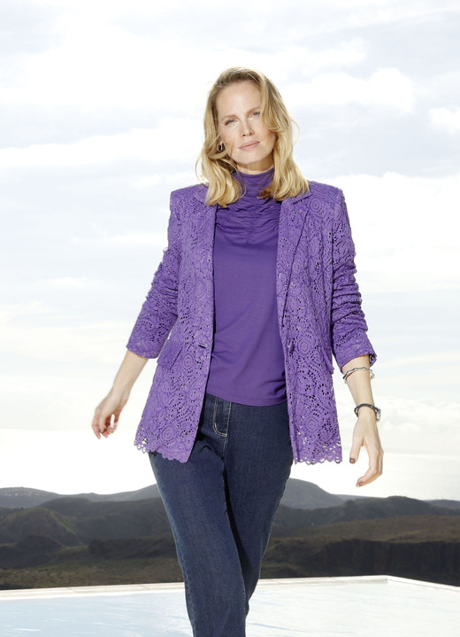 Damenmode - Blazer mit floralem Spitzenbesatz, in Größe 038 bis 046, in Farbe LILA Ansicht 1