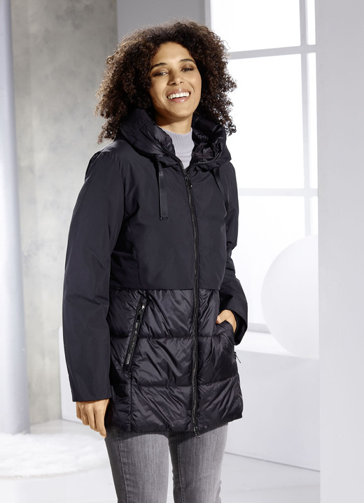Kurz - Funktionsjacke in angesagtem Materialmix Kurz - Funktionsjacke in angesagtem Materialmix, in Größe 034 bis 052, in Farbe SCHWARZ