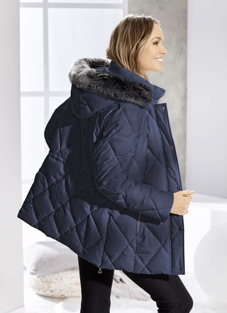 Jacke mit Reißverschluss an den Seitenschlitzen