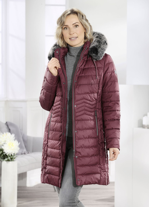 Wintermäntel - Kurzmantel mit seitlicher Längssteppung Wintermäntel - Kurzmantel mit seitlicher Längssteppung, in Größe 038 bis 056, in Farbe KASTANIE