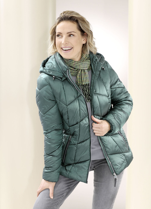 Kurz - Funktionsjacke aus recycelten Fasern Kurz - Funktionsjacke aus recycelten Fasern, in Größe 034 bis 052, in Farbe DUNKELGRÜN
