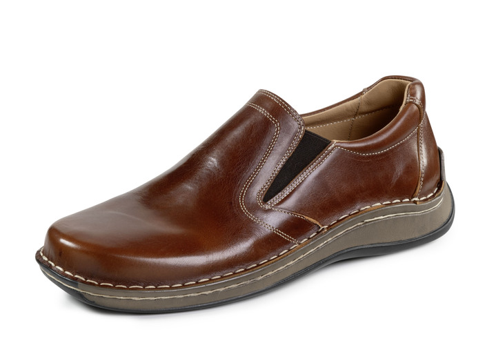 Slipper & Schnürschuhe - GINO GALANTE, klassische Herren-Slipper, mit herausnehmbarem Fußbett, in Größe 040 bis 046, in Farbe COGNAC Ansicht 1