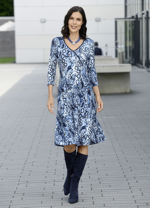 Kleider - Kleid in raffinierter Wickeloptik Kleider - Kleid in raffinierter Wickeloptik, in Größe 036 bis 052, in Farbe MARINE-BLEU-BUNT