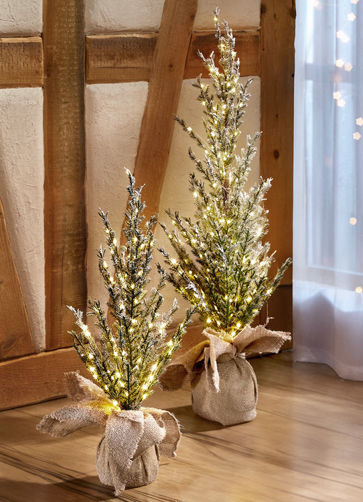 Gestecke & Kränze - Beleuchteter Tannenbaum in Jutesäckchen, in Farbe GRÜN, in Ausführung mit 90 LED-Lämpchen, Höhe ca. 60 cm