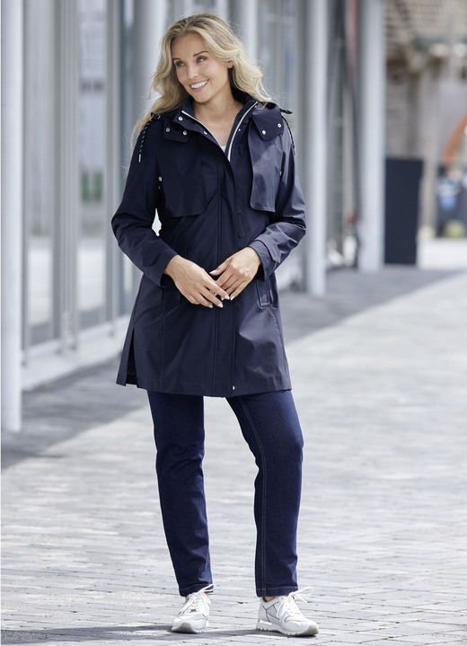 Lang - Funktions-Trenchcoat mit Gürtel Lang - Funktions-Trenchcoat mit Gürtel, in Größe 034 bis 052, in Farbe NACHTBLAU