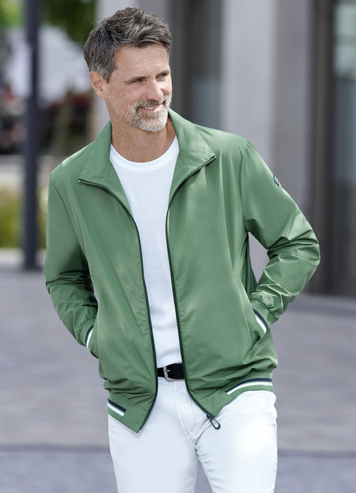 Kurzjacken & Blousons - Blouson mit Seitentaschen, in Größe 3XL (64/66) bis XXL (60/62), in Farbe DUNKELGRÜN Ansicht 1