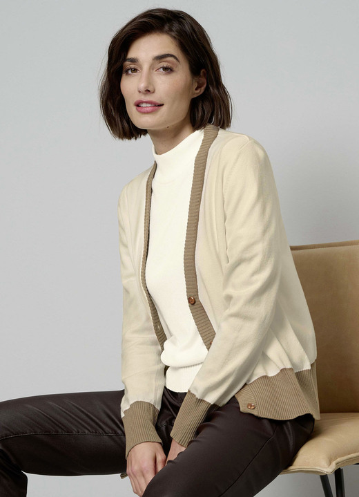 Strickjacken - Strickjacke in Feinstrick, in Größe 038 bis 052, in Farbe ECRU-CAMEL Ansicht 1