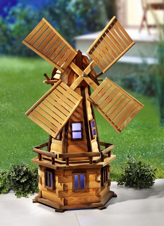 Windmühle aus imprägniertem Erlenholz