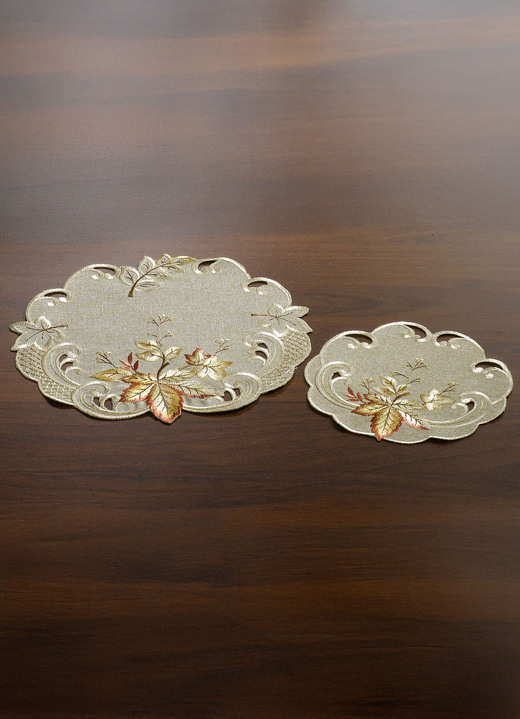 Tischdecken - Filigran gearbeitete Tisch- und Raumdekoration, in Größe 101 (Läufer oval, 30x 70 cm) bis 404 (Kissenbezug, 40x 40 cm), in Farbe GRÜN Ansicht 1