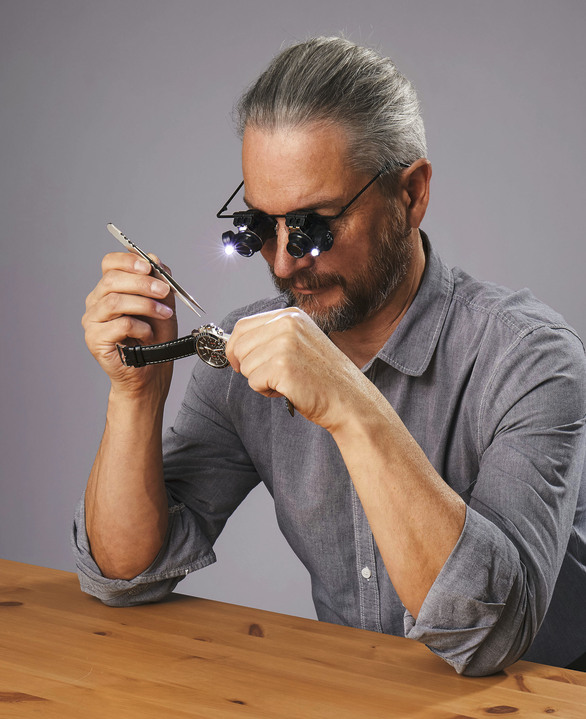 - Vergrößerungsbrille, in Farbe SCHWARZ