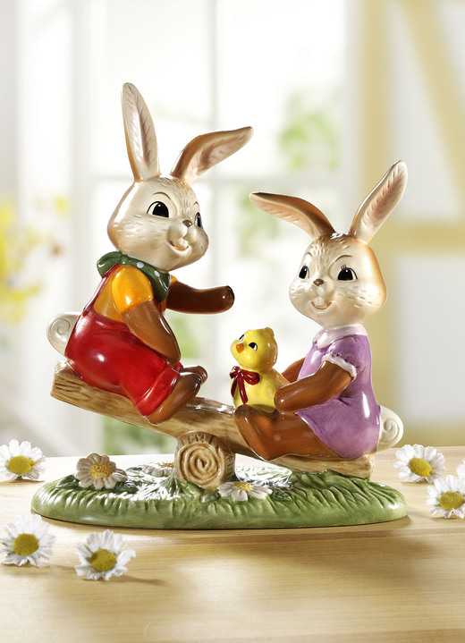 Oster-Goebel-Figuren - Hasenkinder auf Wippe von Hand gefertigt, in Farbe BUNT
