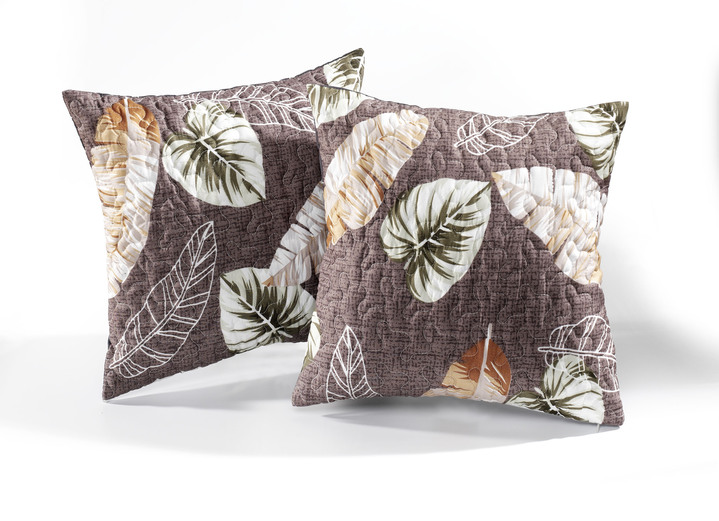- Tagesdecke und Kissenbzüge in angenehmer Qualität, in Größe 873 (Einzelbett, 135x210 cm) bis 920 (2 Kissenbezüge, 40x 40 cm), in Farbe BRAUN-BUNT Ansicht 1