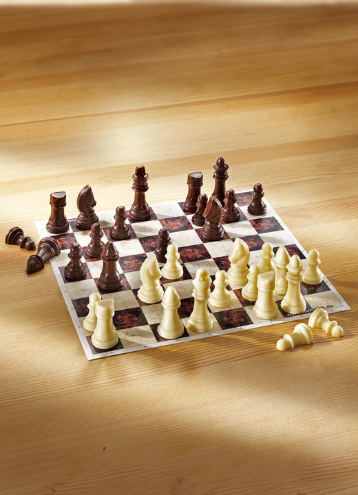 - Schokoladen-Schach, in Farbe SCHWARZ-WEISS