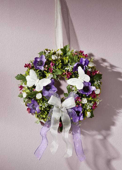 - Wandkranz mit Textilschleifenbändern, in Farbe WEISS-LILA, in Ausführung Lila-weiß, mit Anemonenblüte