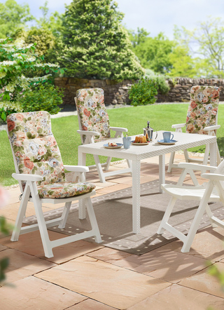 Gartenmöbel-Serie mit attraktivem Rattan-Dekor