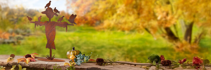 Herbstdekoration und Herbstbaum