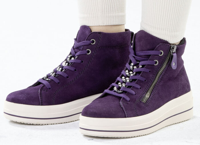 Remonte Bootie mit funkelnder Zierkette an der Schnürung LILA