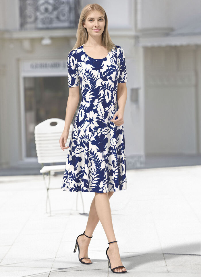 Kleid in Schlupfform 