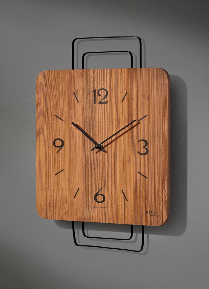Wanduhr mit Holzgehäuse aus dem Hause AMS EICHE