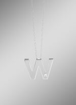 Einzigartig und elegant: Buchstaben-Anhänger aus Platin 