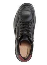 Schn&uuml;rschuh aus Nappaleder mit Nubukleder-Bes&auml;tzen 