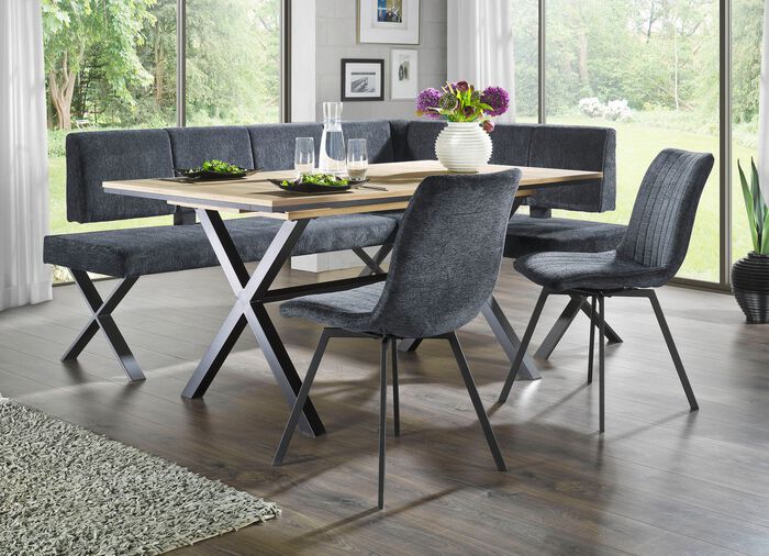 Esszimmerm&ouml;bel auf pulverbeschichtetem Metallgestell 