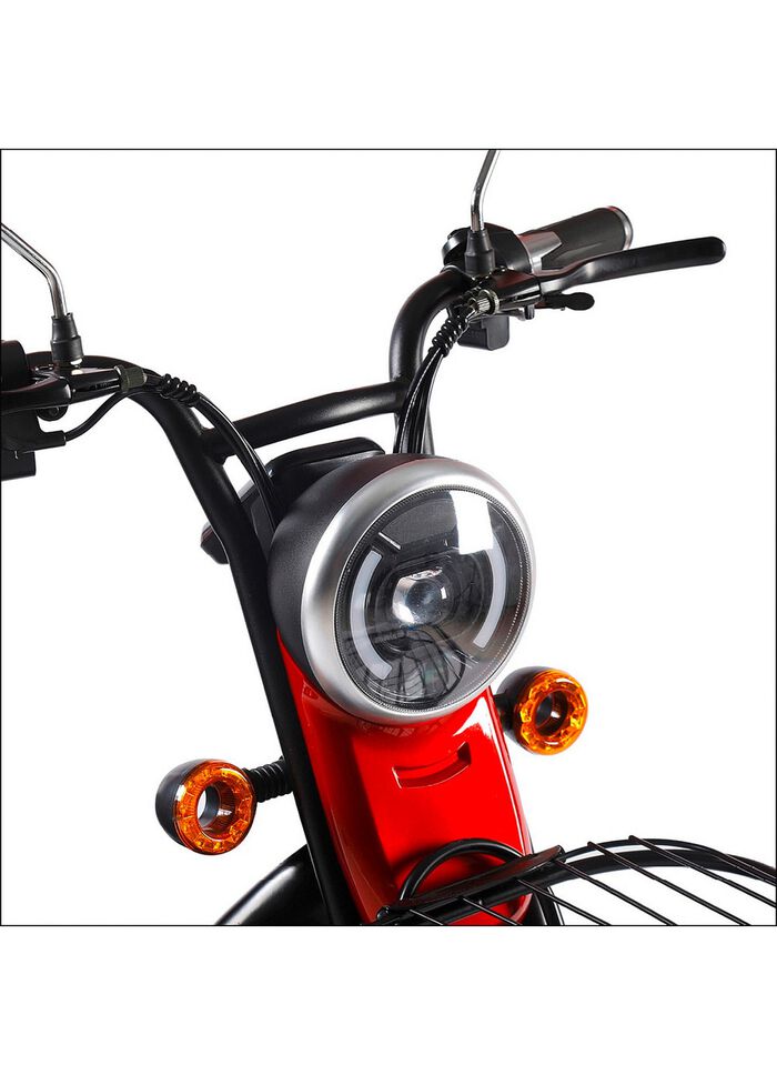 3-Rad Elektromobil im Stil eines Kompaktrollers 