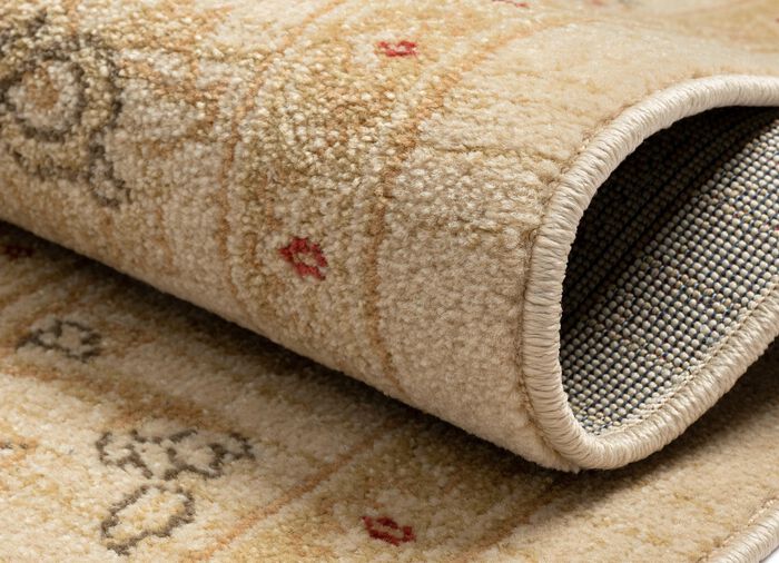 Brücke und Teppiche mit Orient-Optik CREME