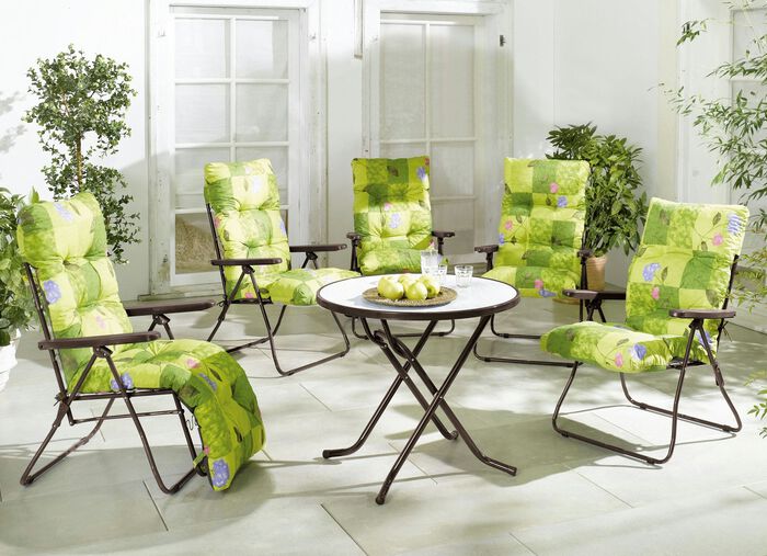 Gartenmöbel mit lackiertem Stahlrohrgestell und Federbespannung 