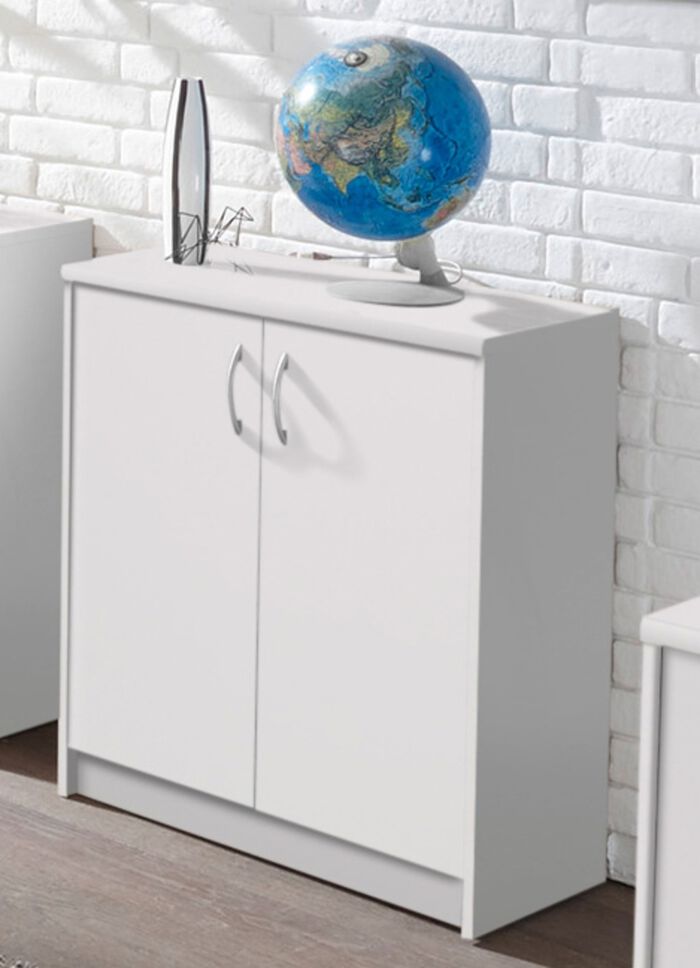 Kombifreundliche Kommode mit silberfarbenen Griffen WEISS